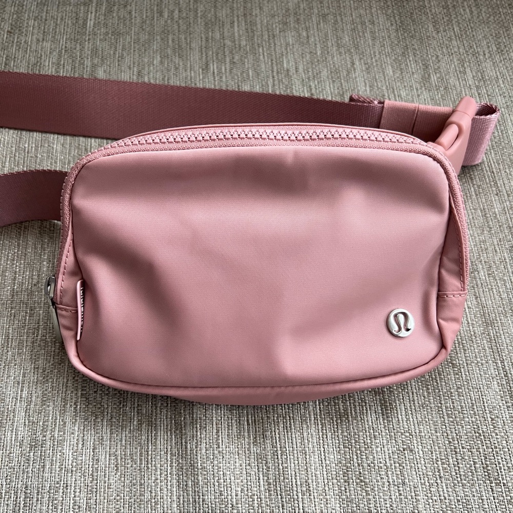 Lululemon belt bag
